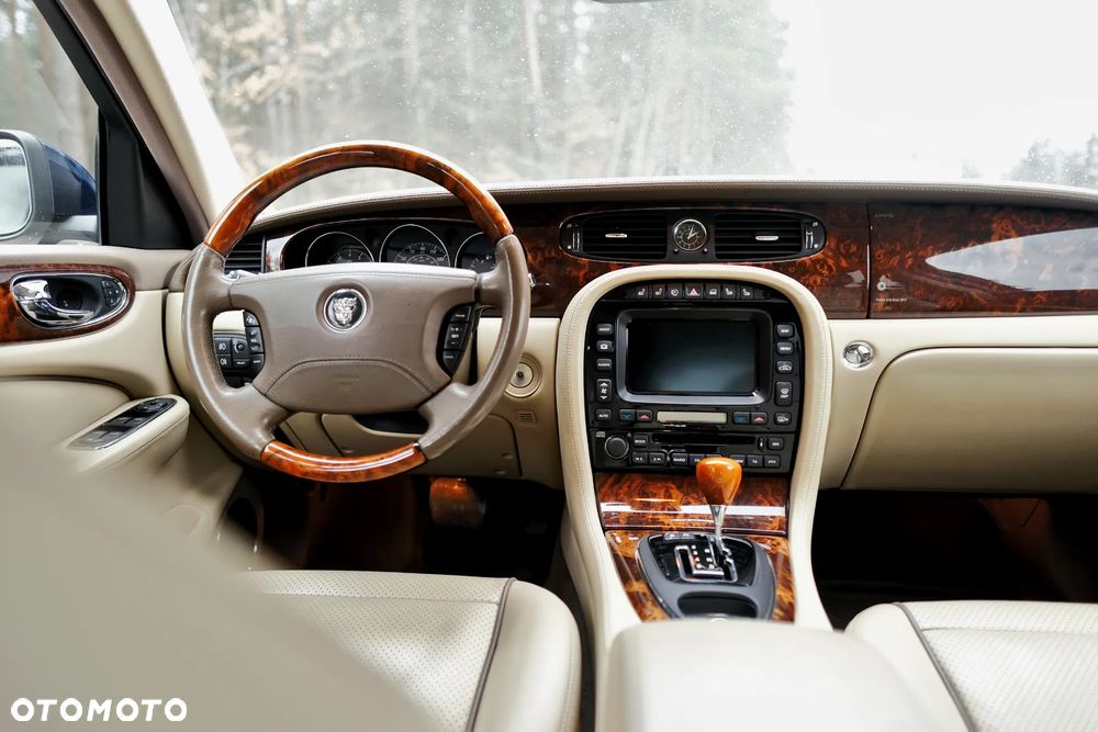 Jaguar XJ XJ8 4.2 LWB High - 15