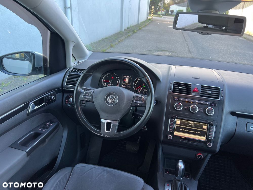 Volkswagen Touran 2.0 TDI DPF Highline DSG - 19