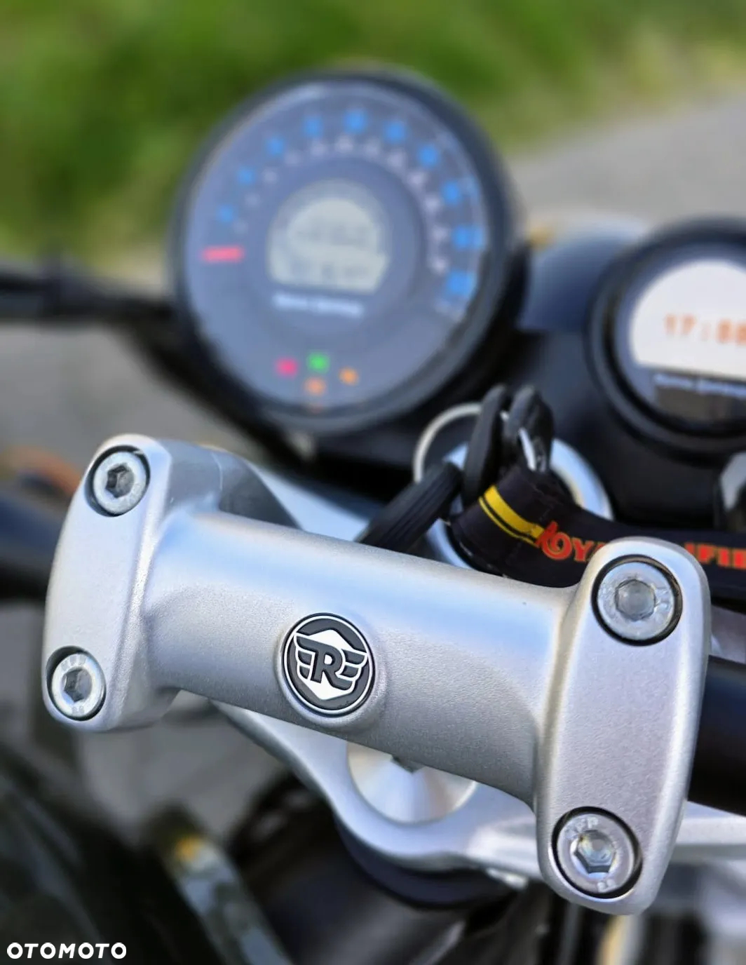 Royal Enfield Super Meteor - 14