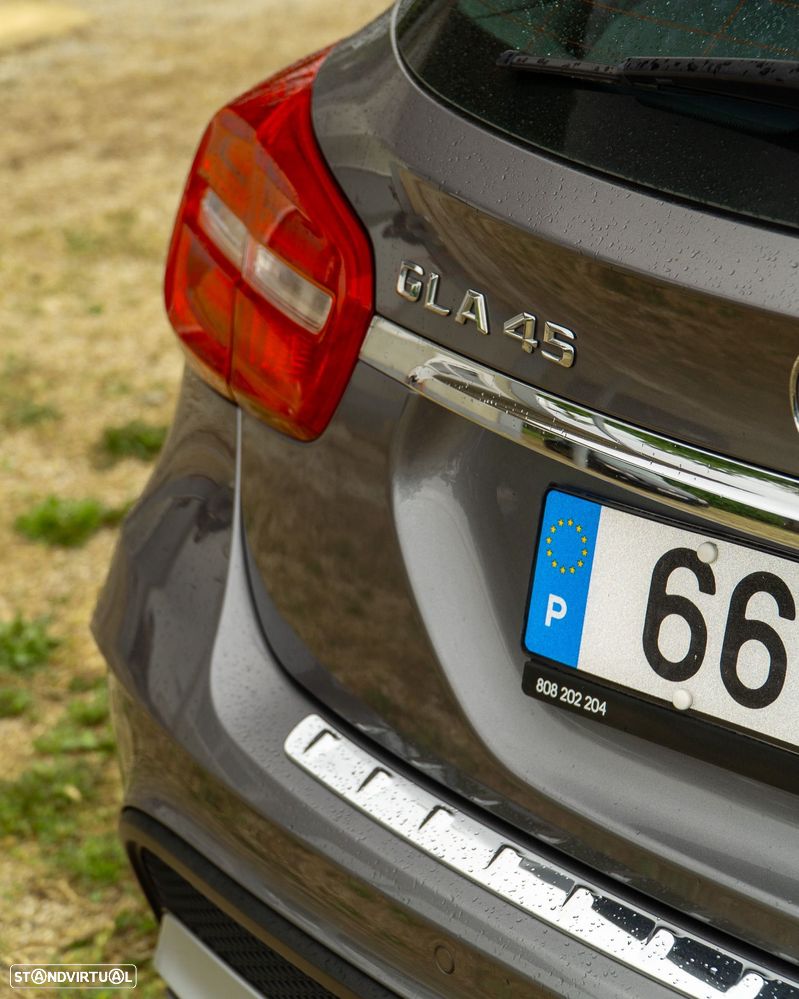 Mercedes-Benz GLA 45 AMG 4-Matic - 11