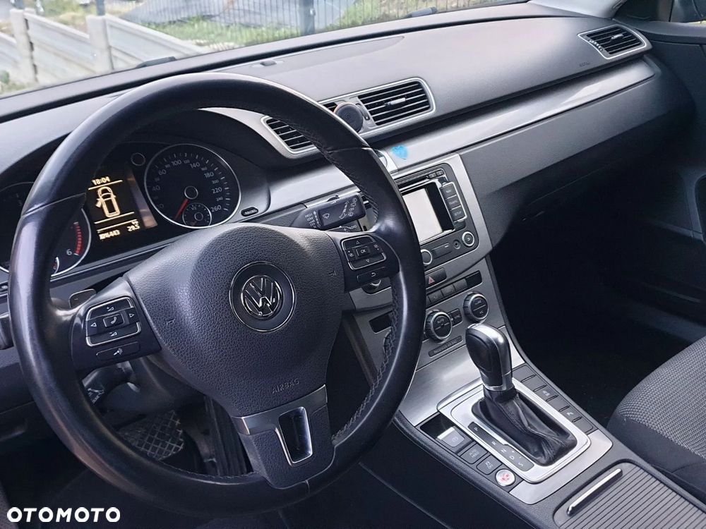 Volkswagen Passat - 17