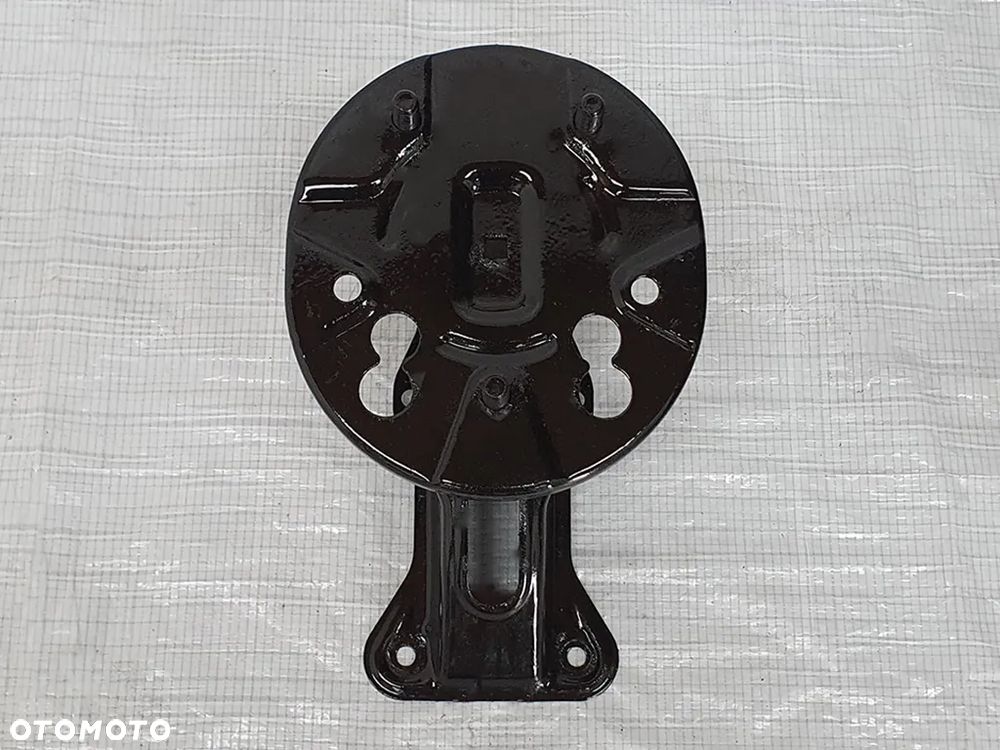 Mocowanie koła zapasowego (uchwyt) do Suzuki Vitara I - 1