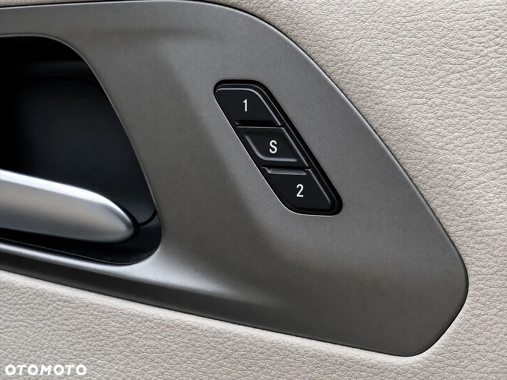 Chrysler Pacifica - 17