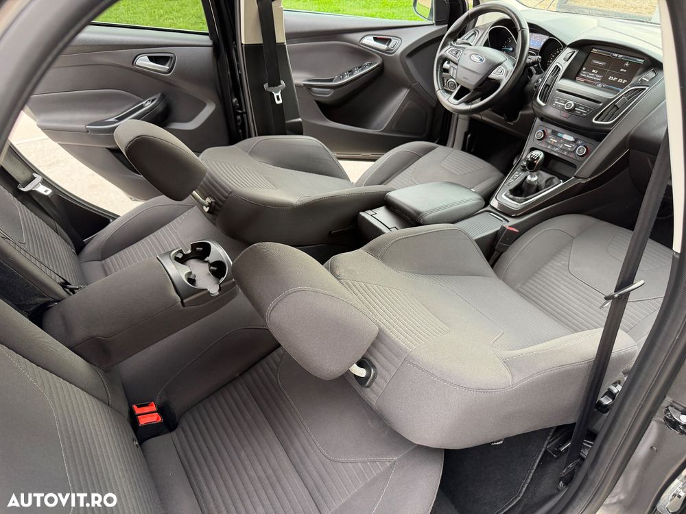 Ford Focus - 16