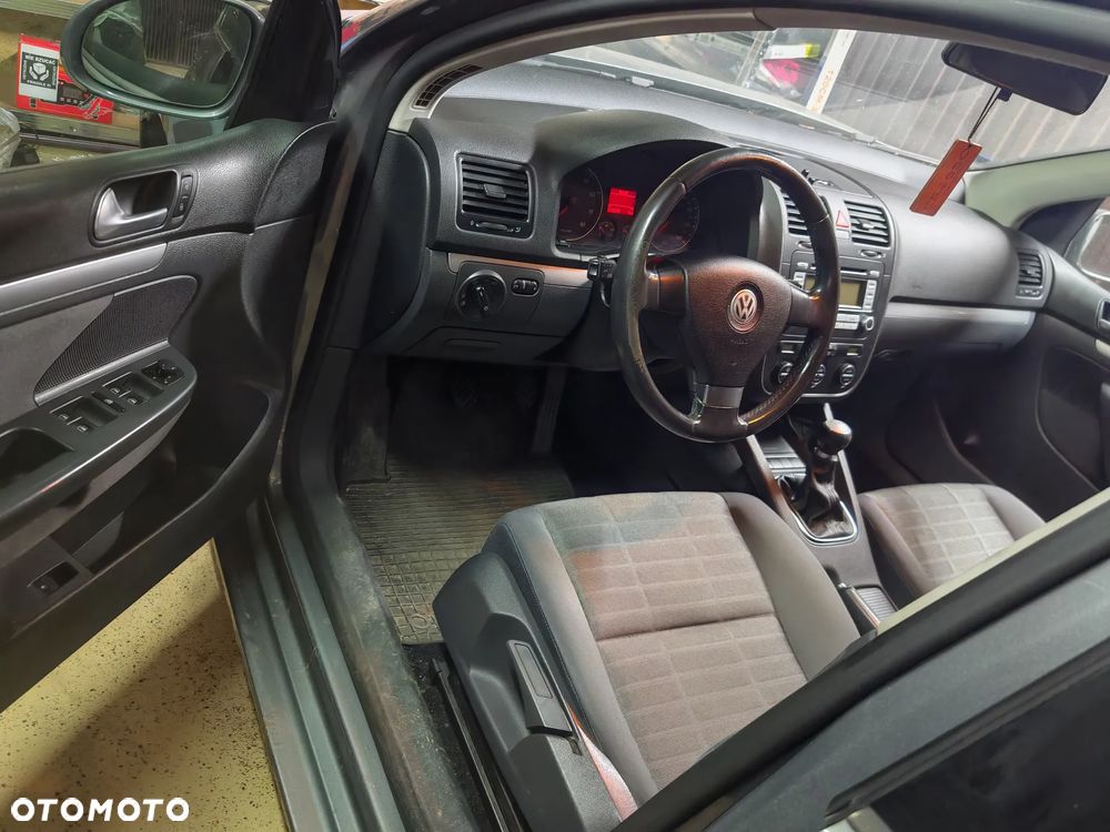 Volkswagen Golf 1.6 Trendline - 17