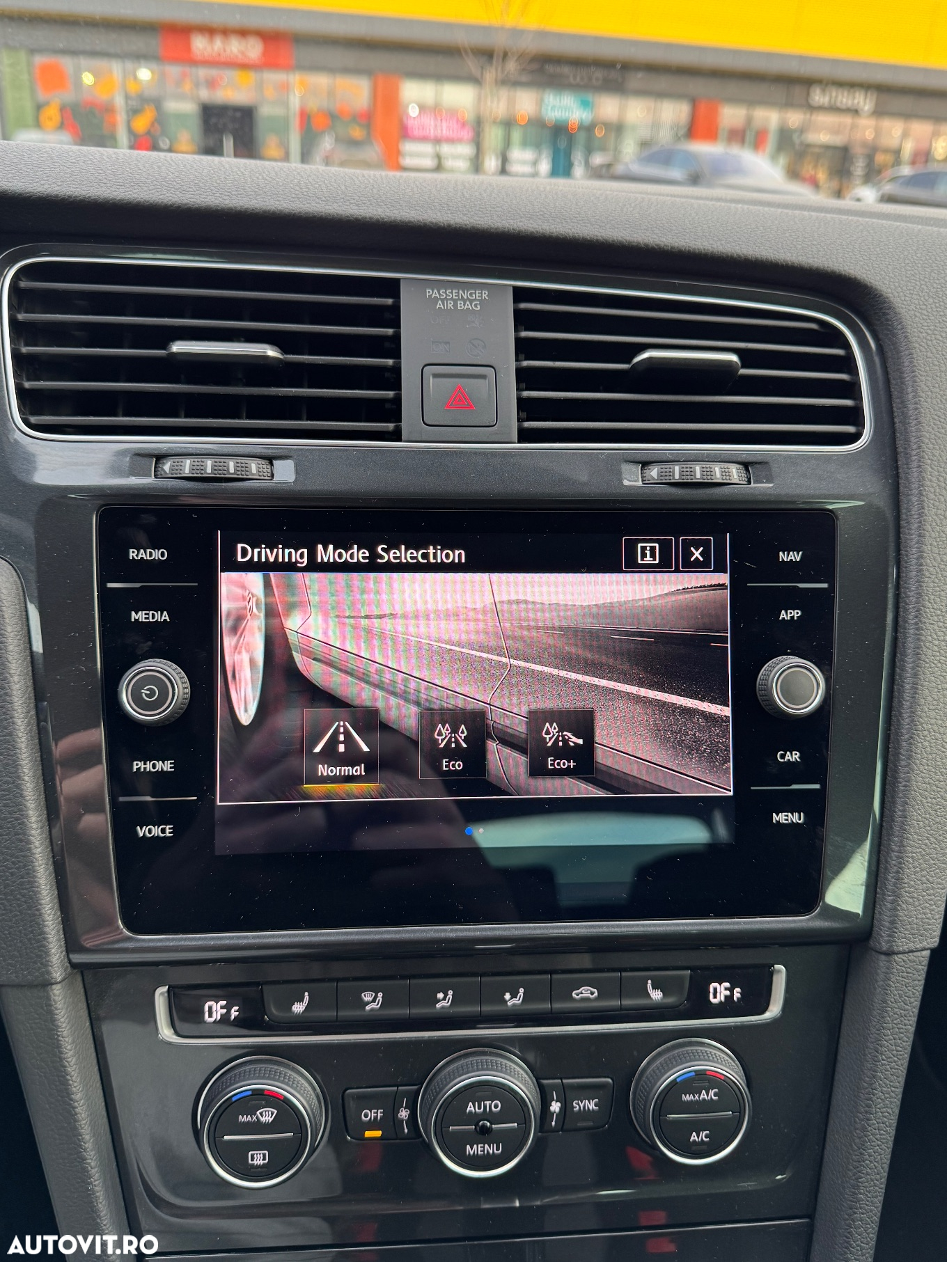Volkswagen Golf e-Golf - 8