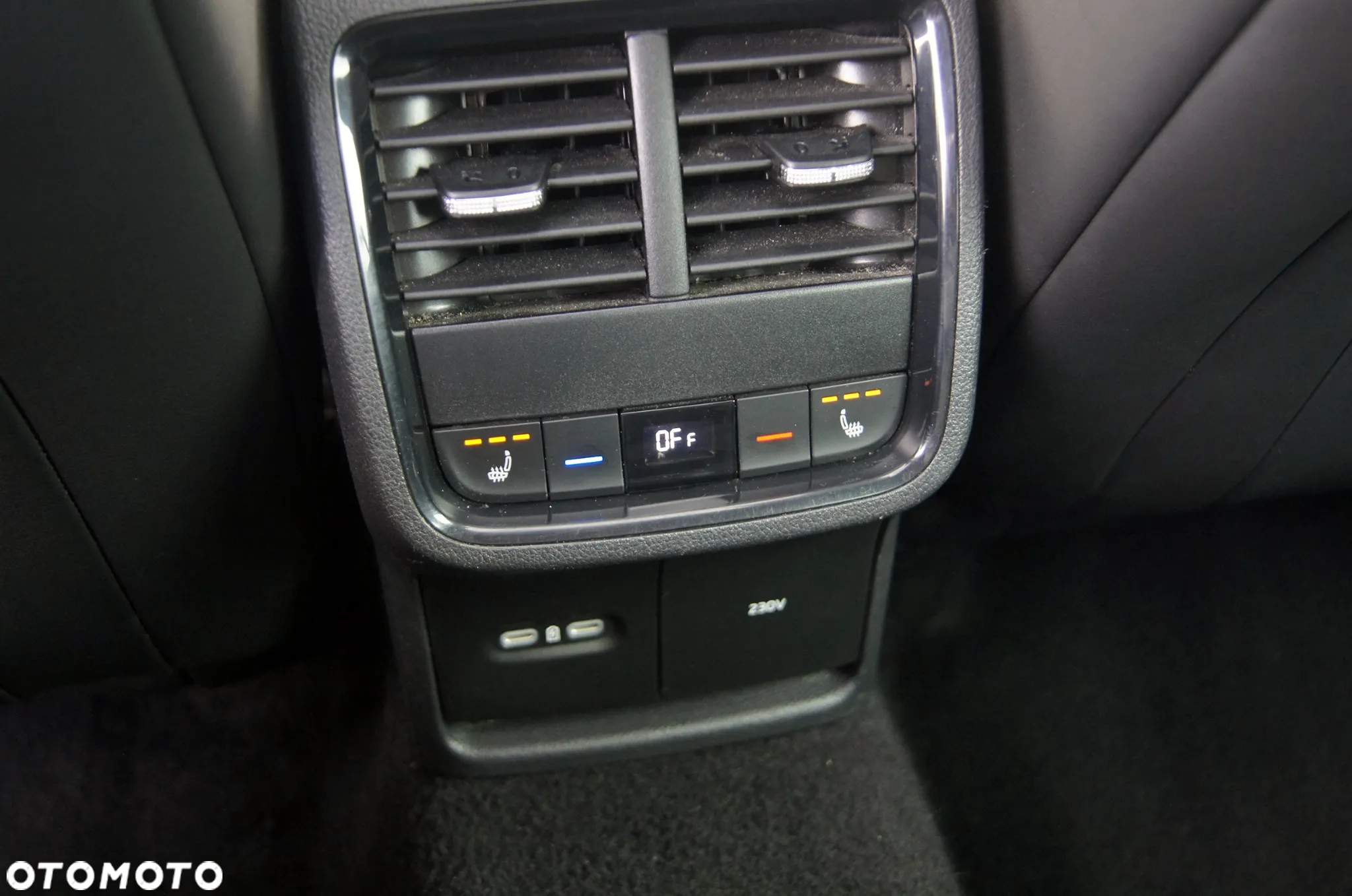 Skoda Octavia Combi 2.0 TSI DSG RS - 28