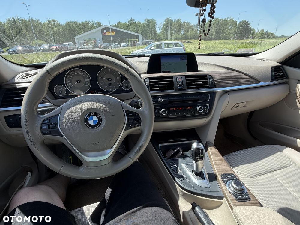 BMW 3 Series 2013 photo 2