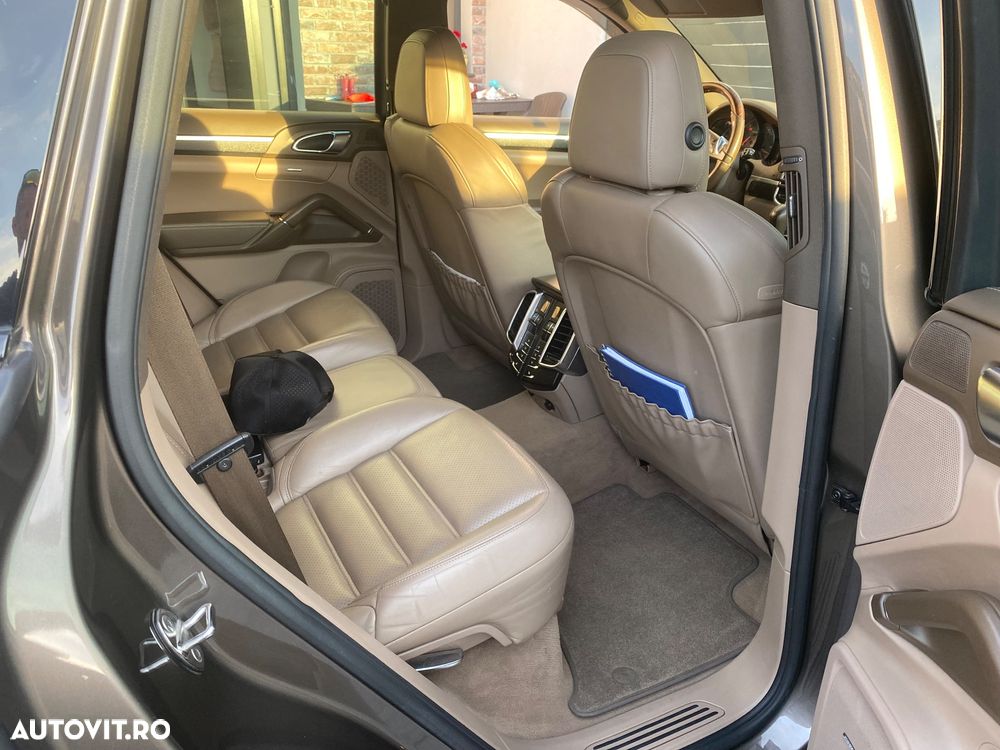 Porsche Cayenne 3.0 L V6 - 11