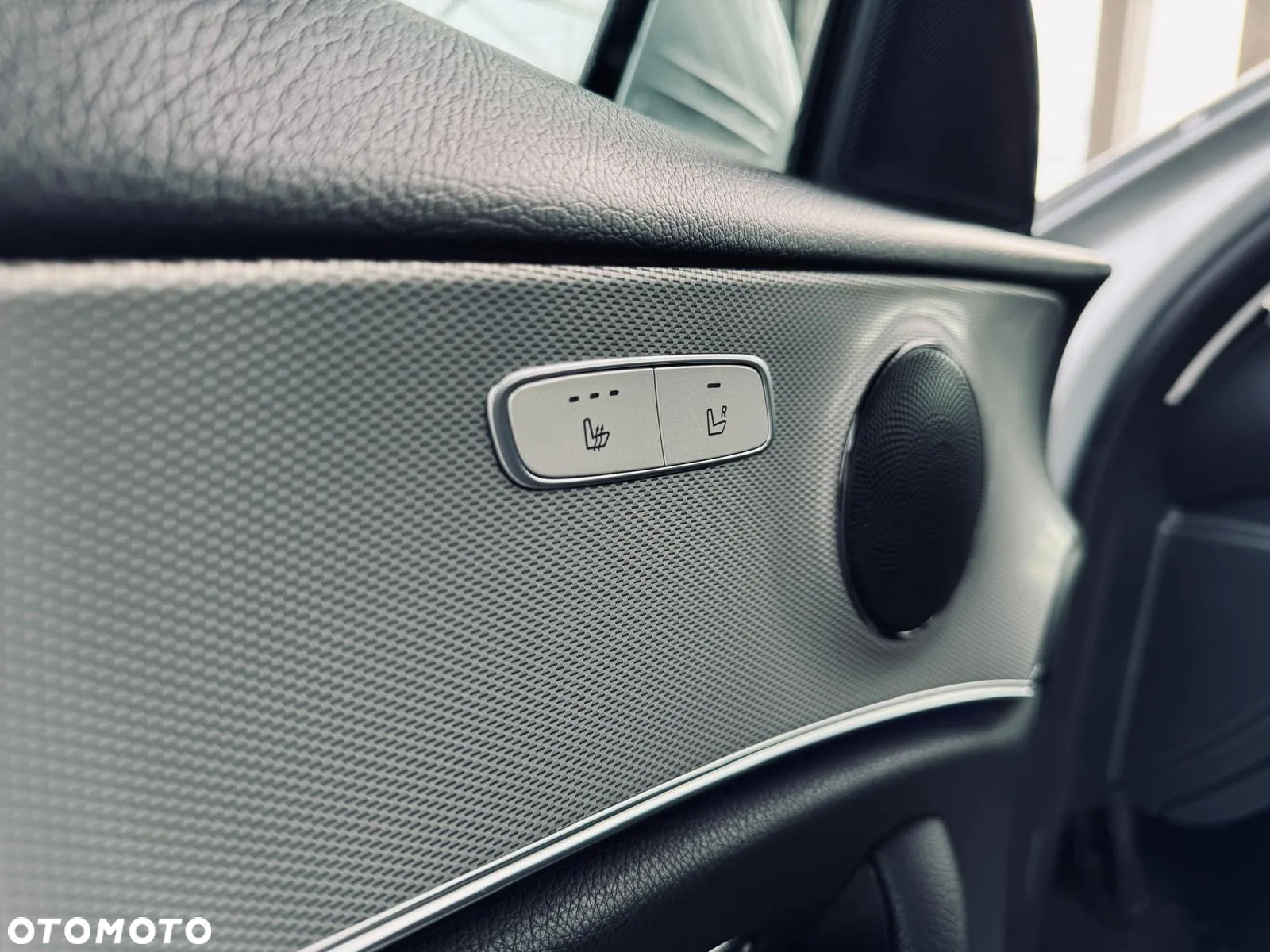 Mercedes-Benz Klasa E 220 d T 9G-TRONIC Avantgarde - 21