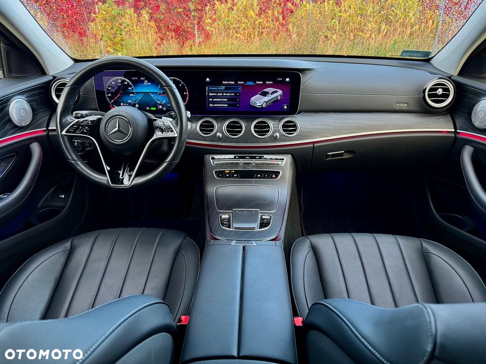 Mercedes-Benz Klasa E 220 d 4-Matic Exclusive - 23