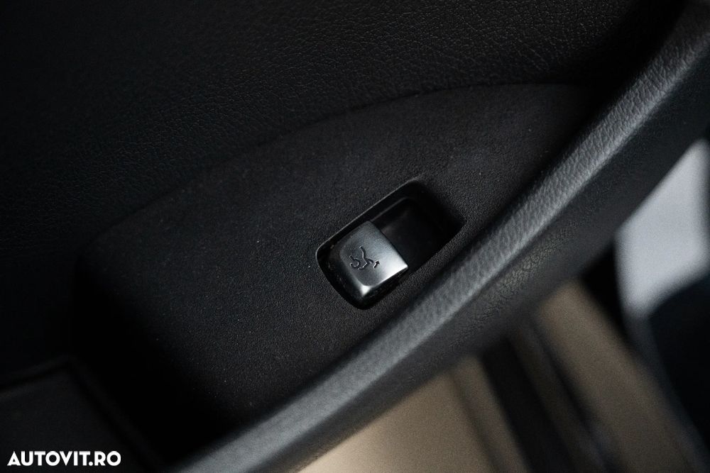 Mercedes-Benz E 220 d - 25