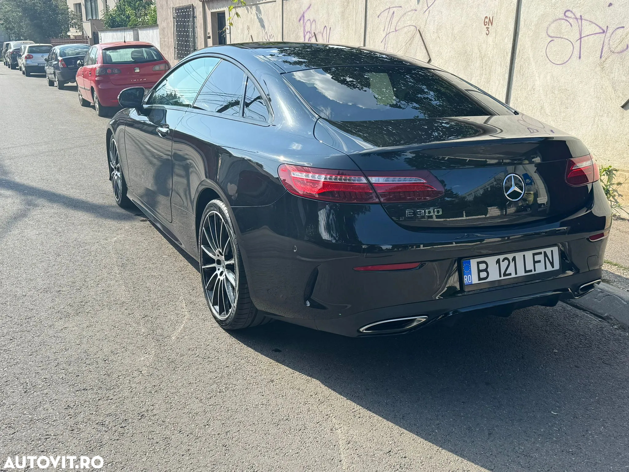 Mercedes-Benz E 300 Coupe 9G-TRONIC AMG Line - 4
