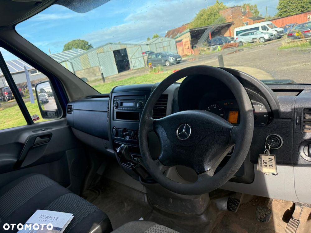 Mercedes-Benz Sprinter - 12