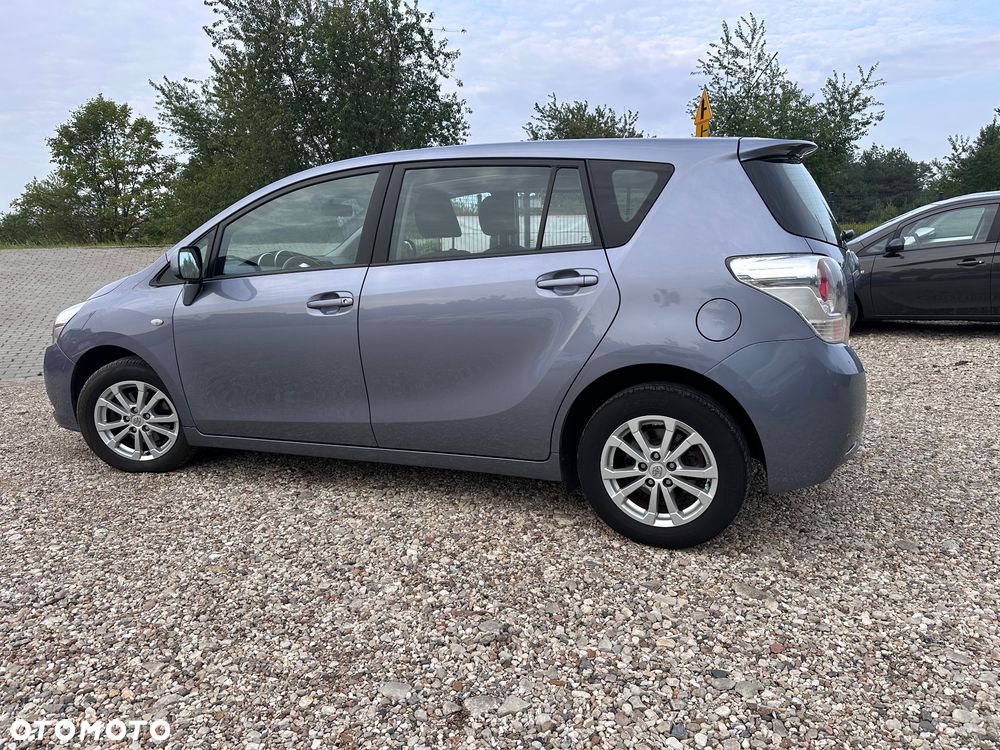 Toyota Verso 1.8 5-Sitzer Executive - 12