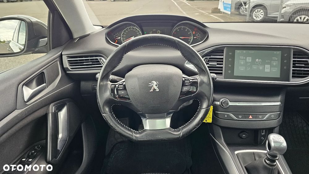 Peugeot 308 1.2 PureTech Allure S&S - 8