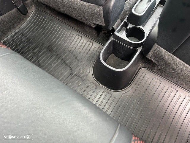 Toyota Yaris 1.4 D-4D High Pack+NAVI - 11