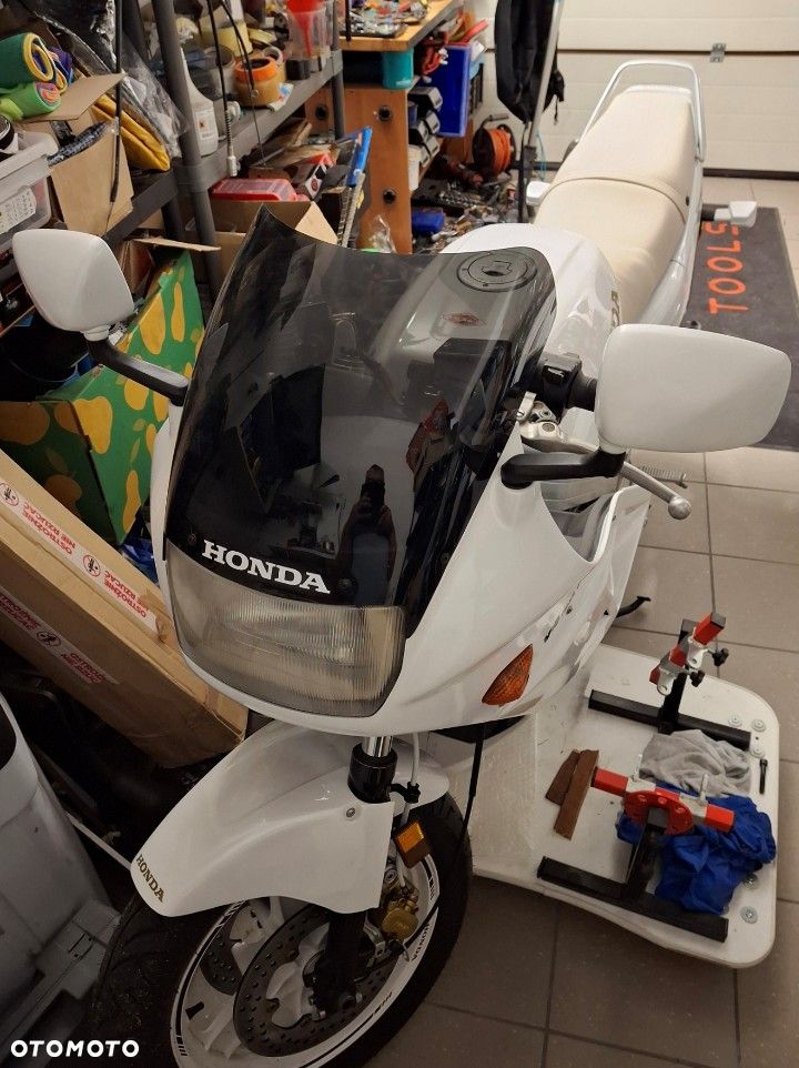 Honda VFR - 9