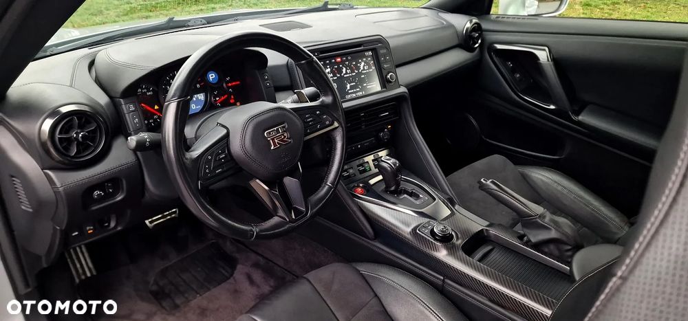 Nissan GT-R - 7