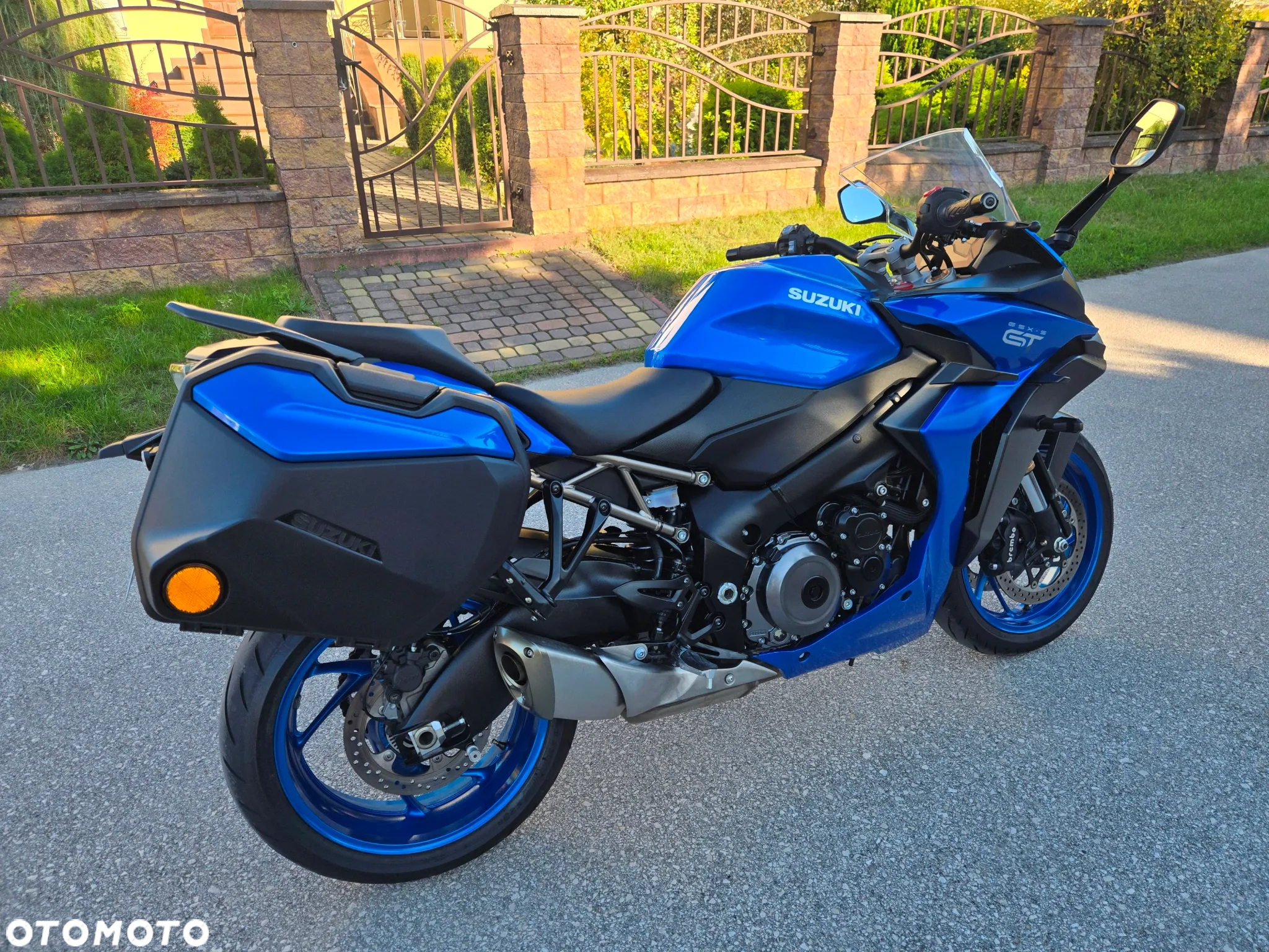 Suzuki GSX - 13
