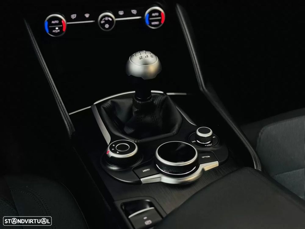 Alfa Romeo Giulia 2.2 D Super - 35