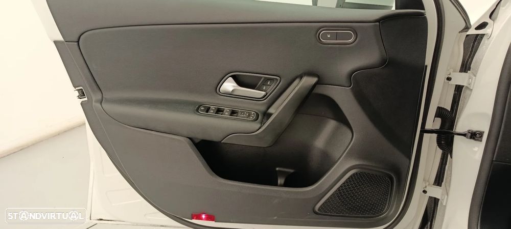 Mercedes-Benz A 200 Standard - 26