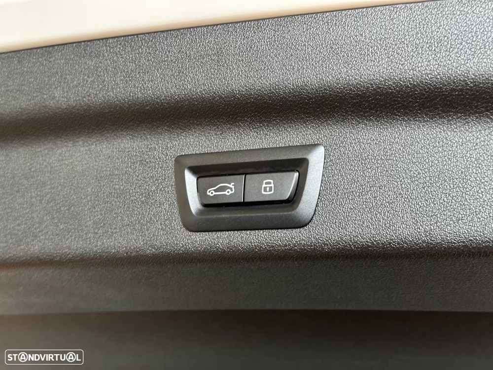 BMW iX1 xDrive30 xLine - 13