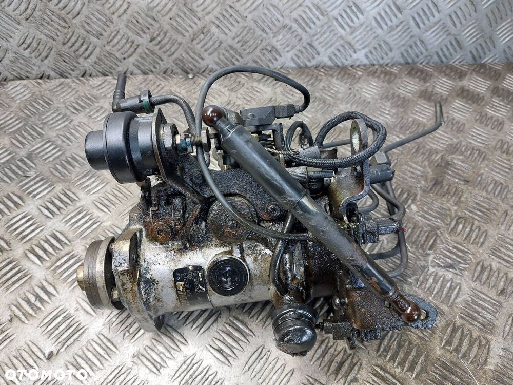 POMPA WTRYSKOWA USZKODZONA TOYOTA COROLLA E11 LIFT 1.9 D R8448B382D - 1