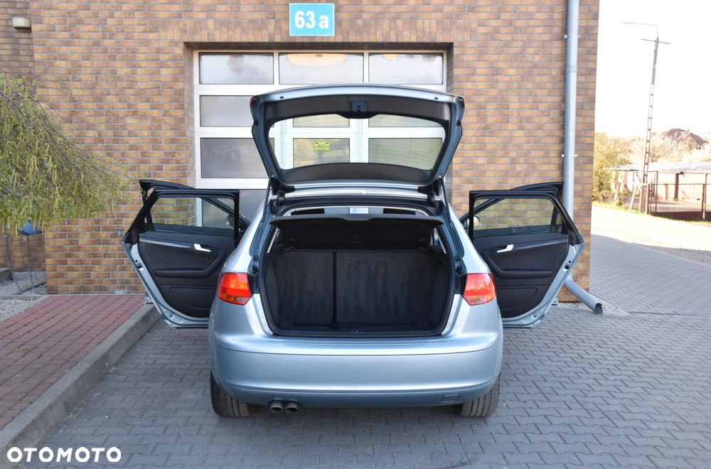 Audi A3 Sportback 2.0 TDI Ambiente - 16