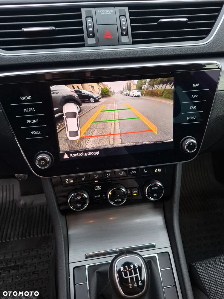 Skoda Superb 1.5 TSI ACT Style - 22