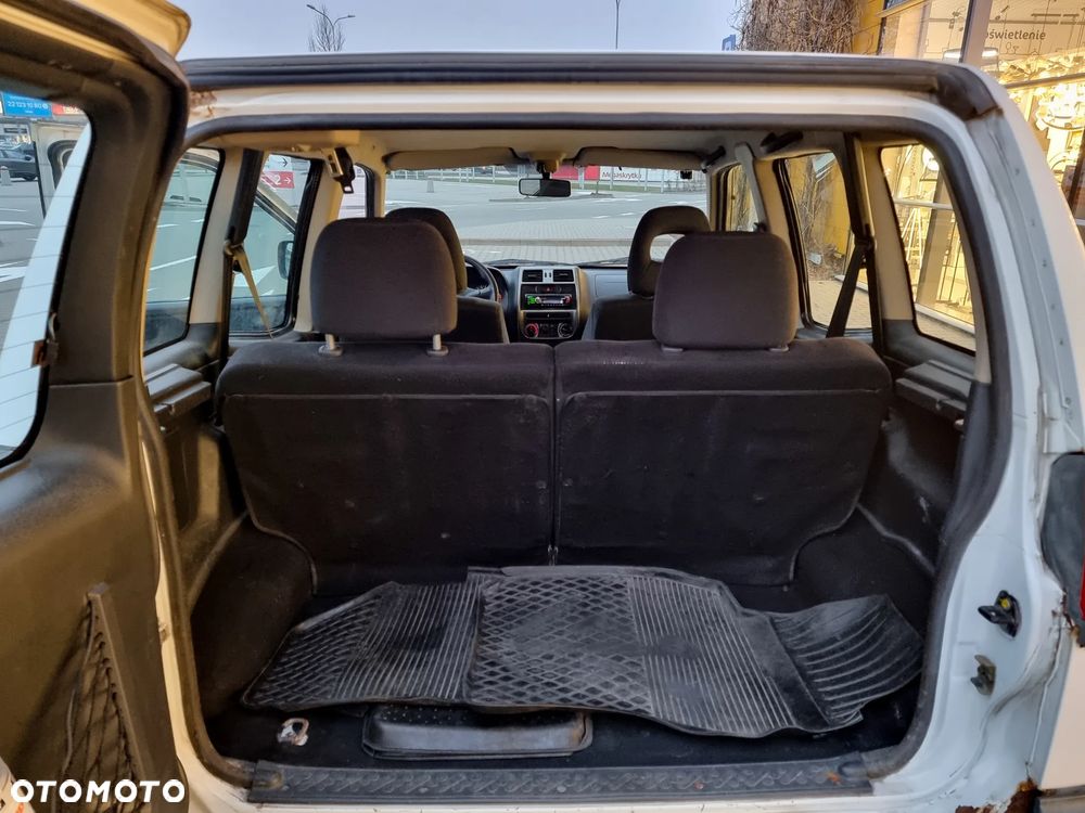Nissan Terrano 2.7 TDi Comfort - 14