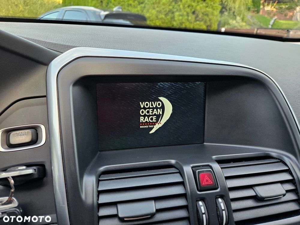 Volvo XC 60 D4 AWD Ocean Race - 24