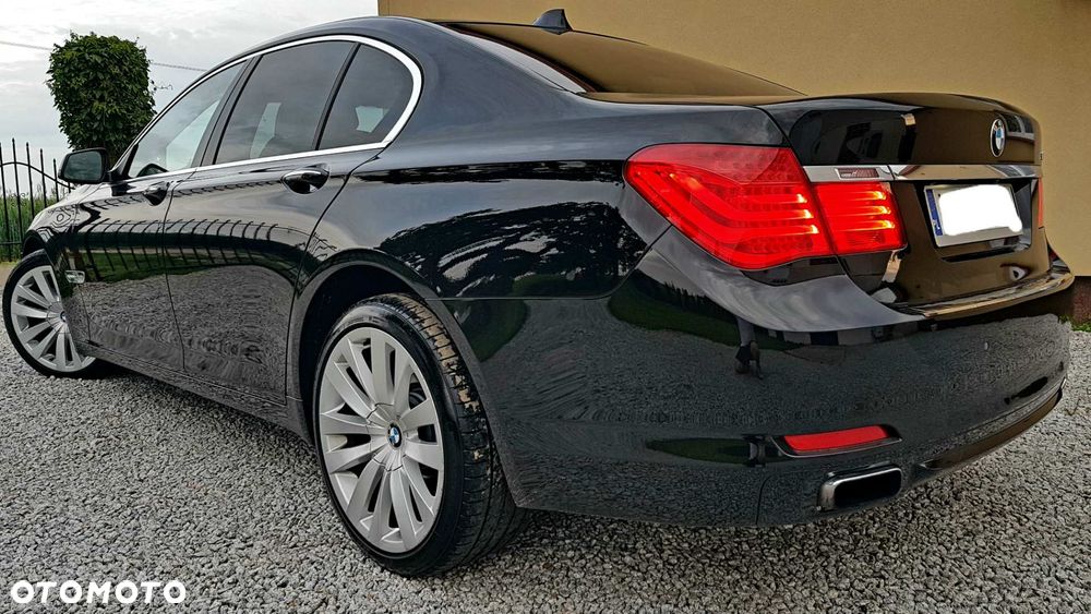 BMW Seria 7 750i - 5