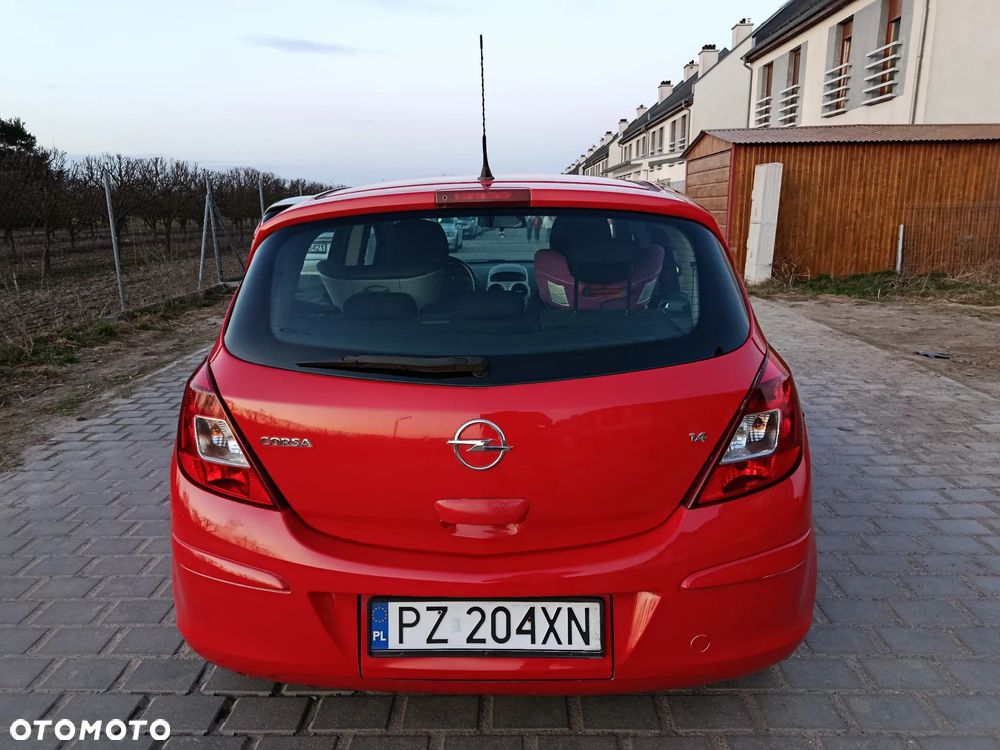 Opel Corsa 1.4 16V Cosmo - 9