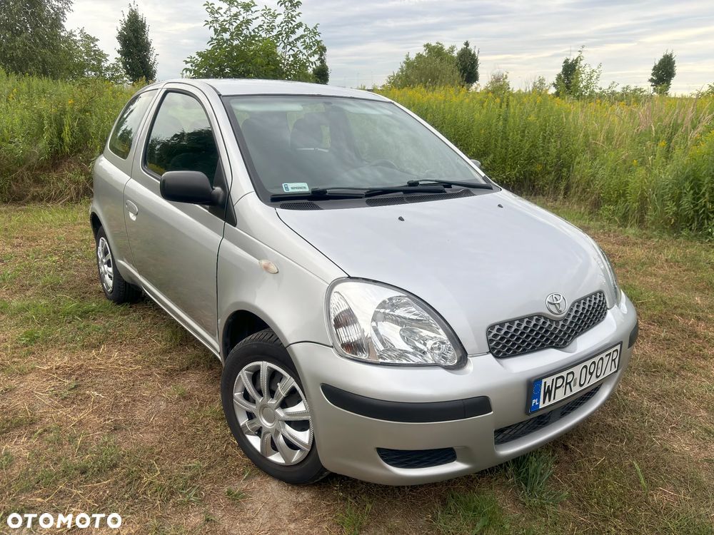 Toyota Yaris 1.0 Base - 1