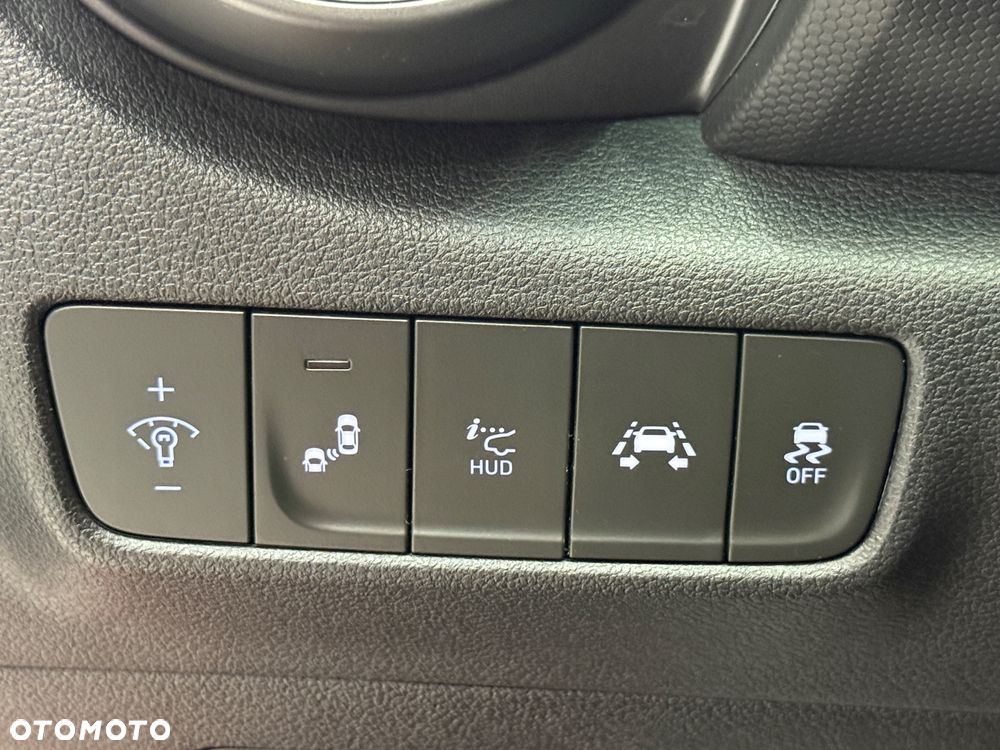 Hyundai Kona 1.6 T-GDI DCT 4WD Premium - 35