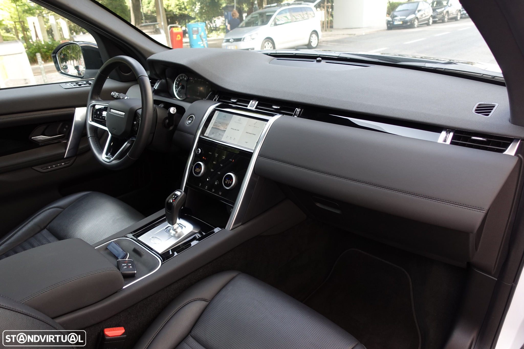 Land Rover Discovery Sport 1.5 I3 P300e AWD R-Dynamic SE - 11