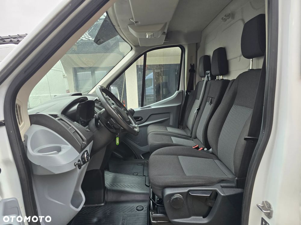 Ford Transit - 11