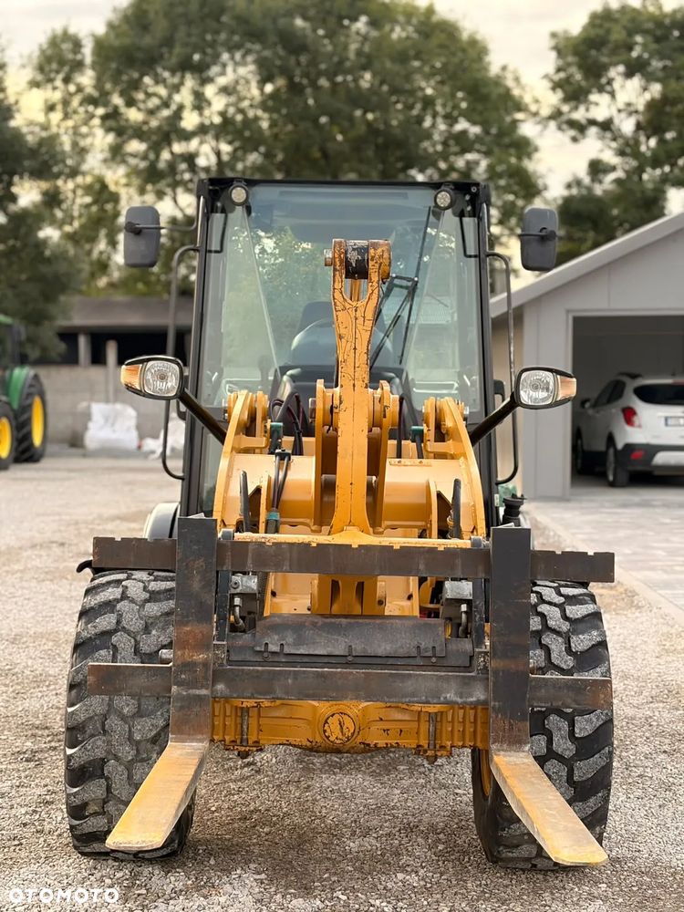 Caterpillar 907M - 3