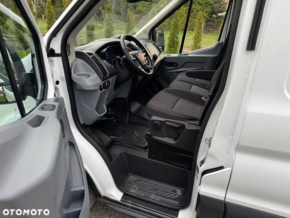 Ford Transit - 13