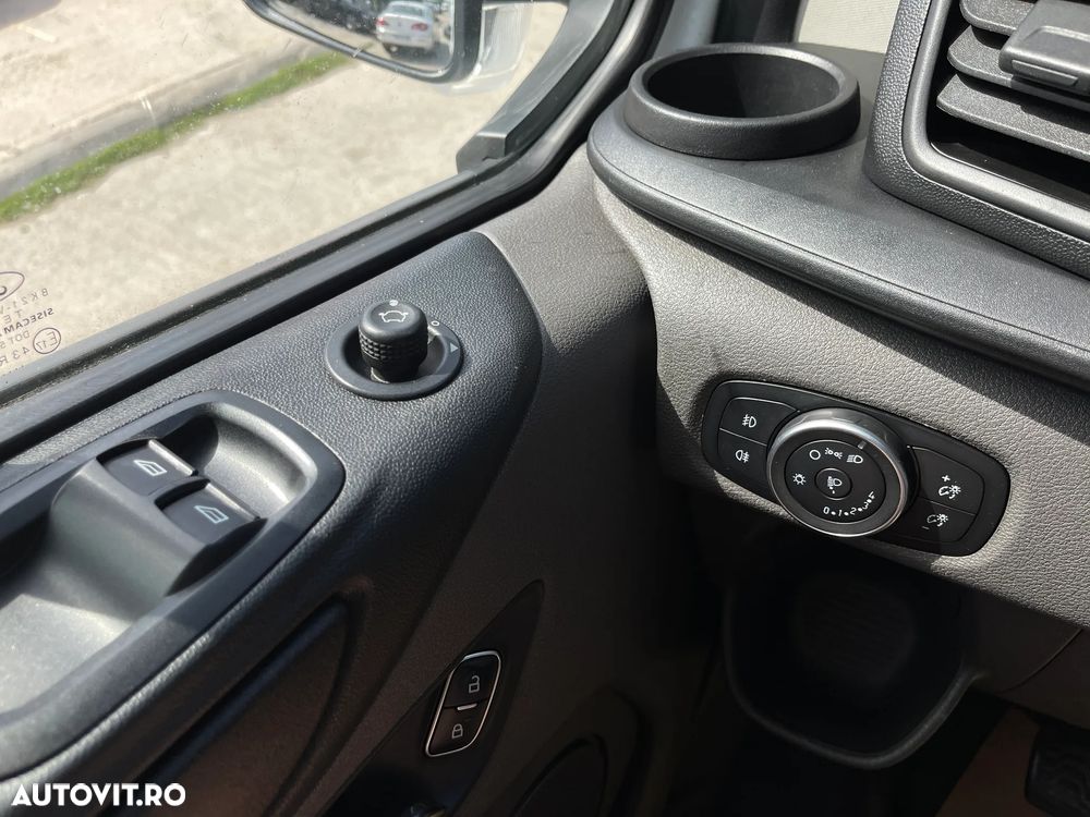 Ford Transit Custom - 13