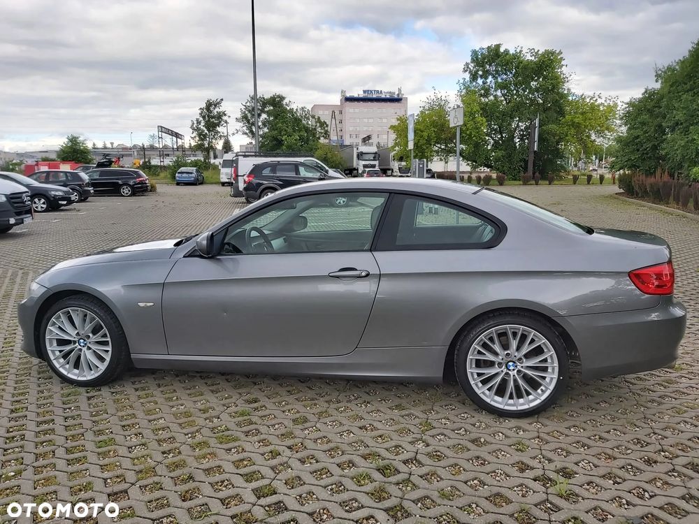 BMW Seria 3 320d DPF Efficient Dynamics Edition - 4