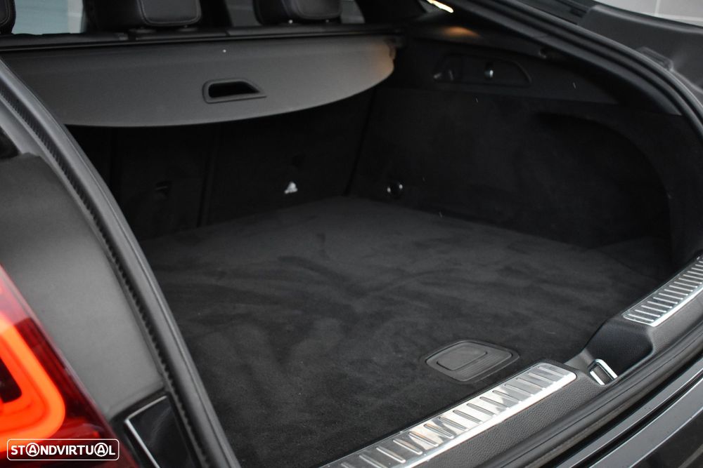 Mercedes-Benz GLC 300 - 53