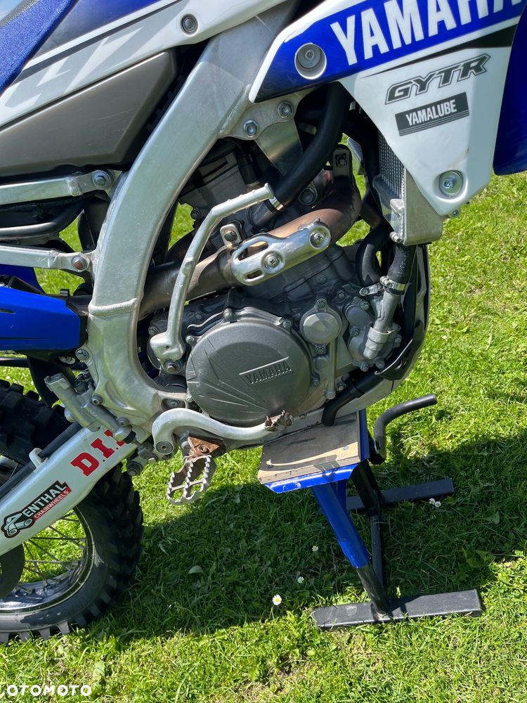 Yamaha YZF - 20