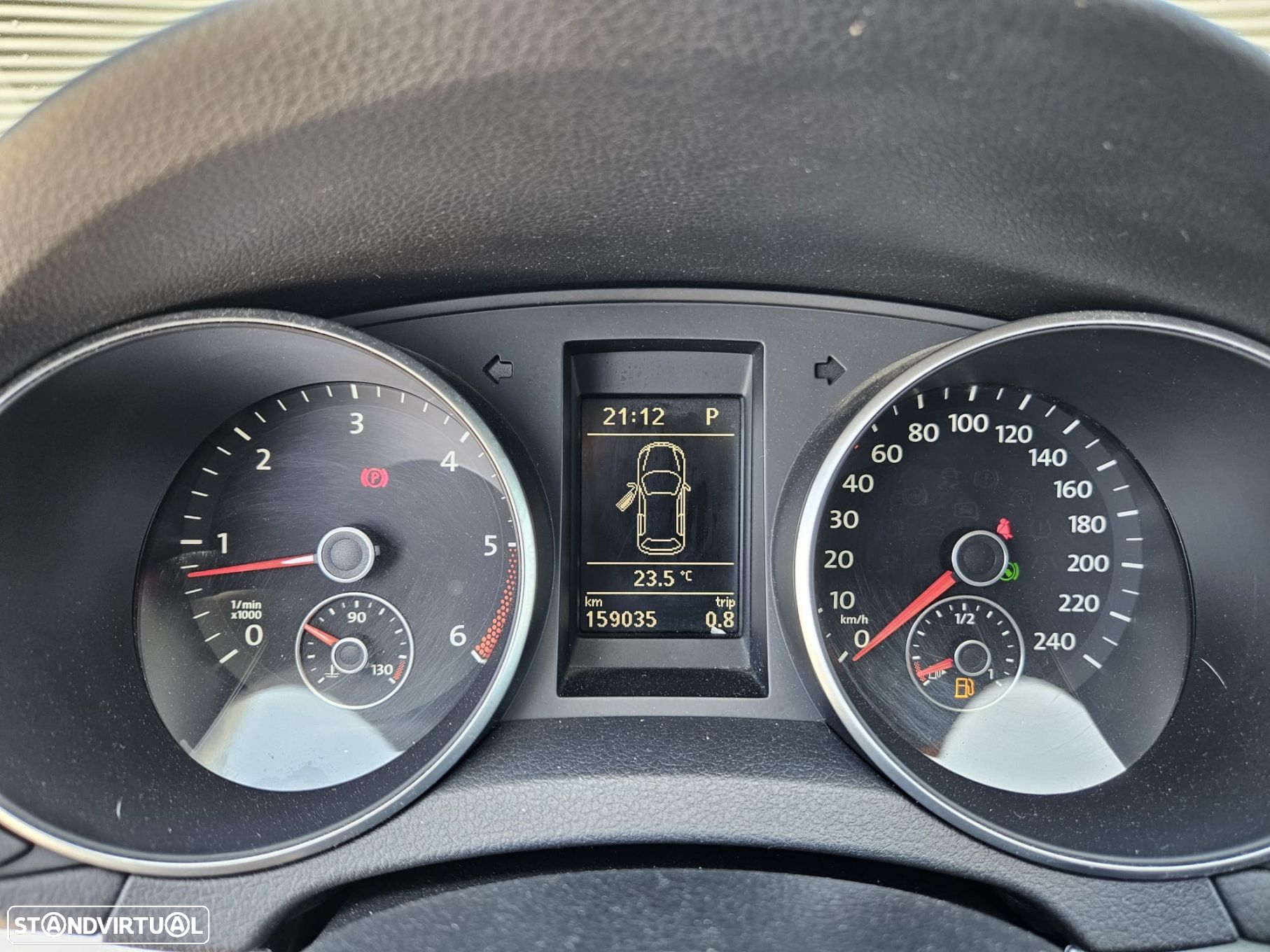 VW Golf 1.6 TDi Highline DSG - 27