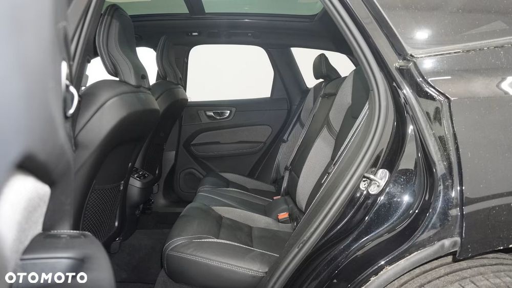 Volvo XC 60 B5 B AWD Plus Black Edition - 14