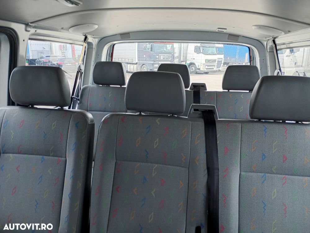 Volkswagen Transporter Shuttle Kurz - 10