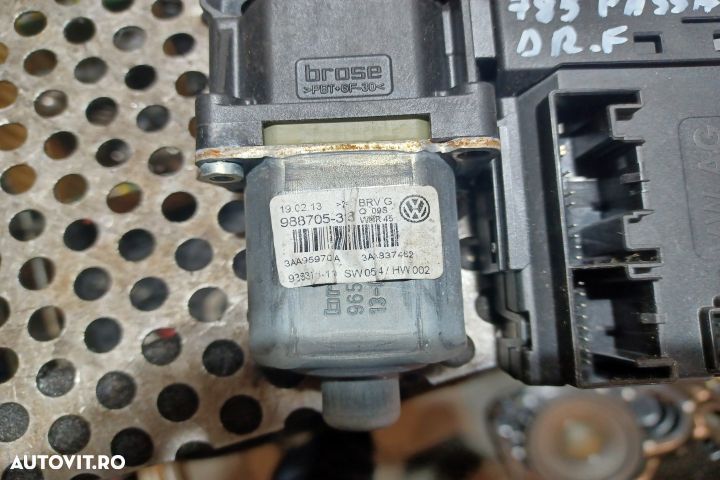 Motoras macara geam fata dreapta 3C095979 988705 Volkswagen VW Passat - 3