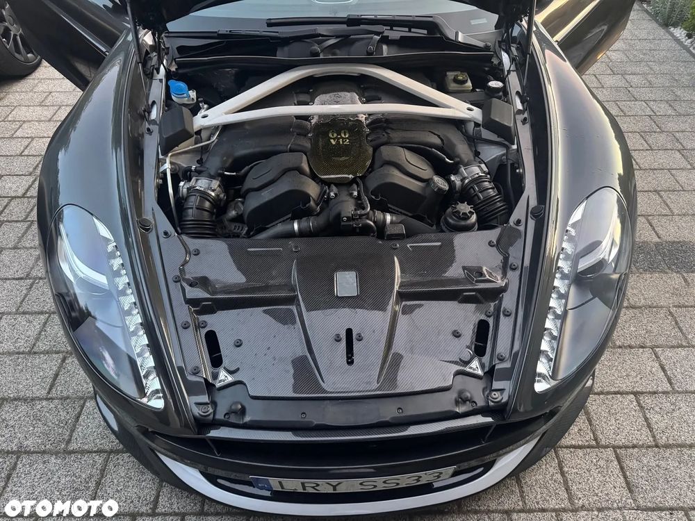 Aston Martin Vanquish - 35