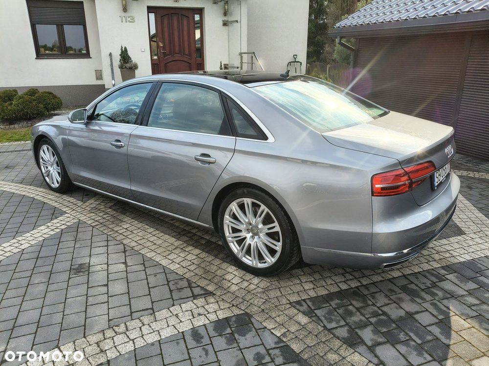 Audi A8 - 4
